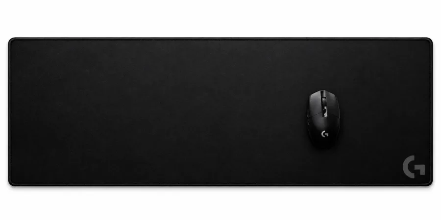Mousepad Gamer Logitech G G840 Extra Grande 900 x 400 mm Superfície de Tecido com Atrito Moderado e Base de Borracha Antiderrapante Preto